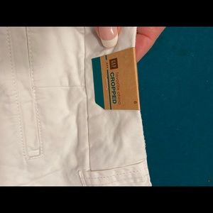 Gap chino cropped pants. White. Size 6
